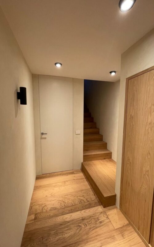 00c7ef84-c5bc-45b6-8028-733d9940e0e2