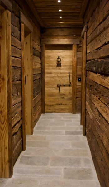 Porta interna in legno massello artigianale