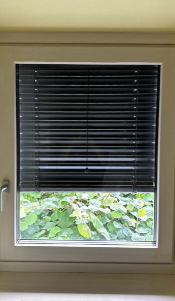 Sistema frangisole con lamelle orientabili