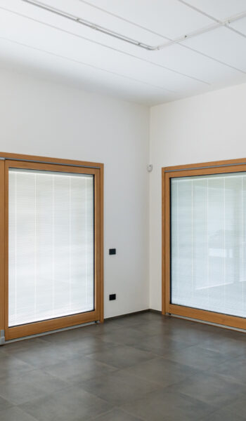 Portafinestra legno-alluminio con design moderno