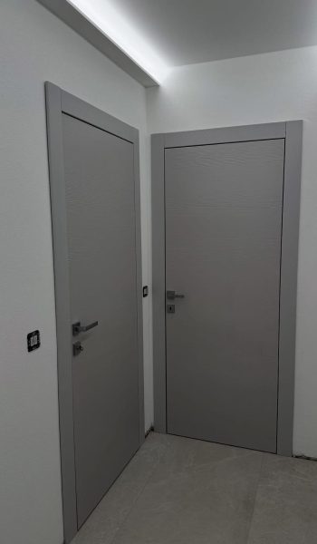 Porta interna moderna in legno
