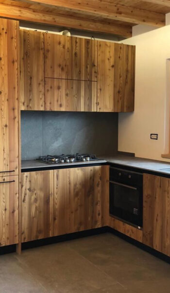 Cucina artigianale in legno massello