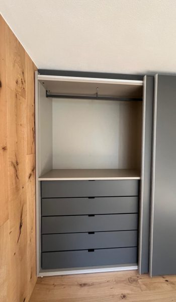 Cassettiera in legno su misura